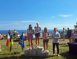 Magdalena Klimek na pierwszy miejscu na podium,